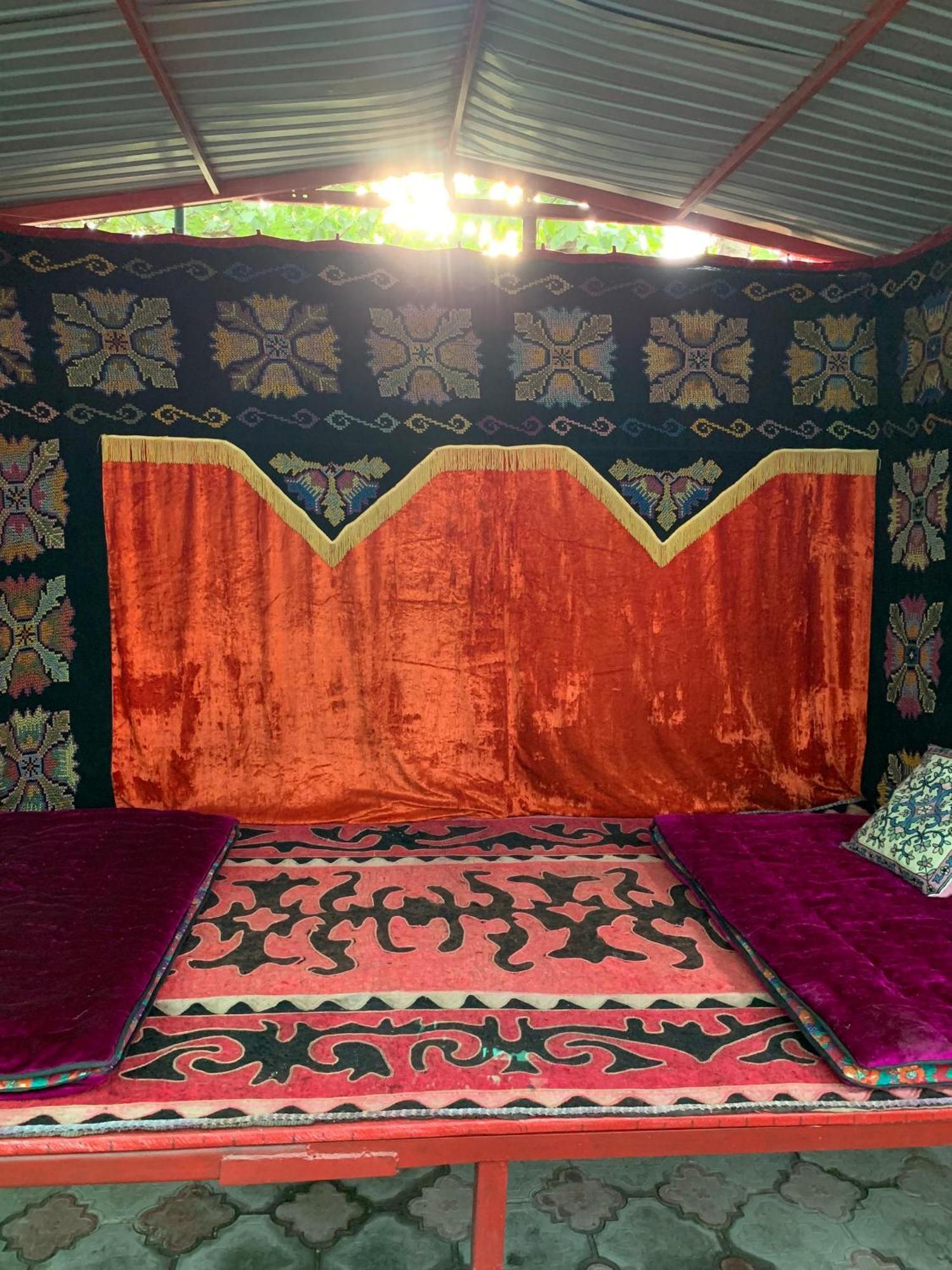 Bozui Hostel Bishkek Ngoại thất bức ảnh